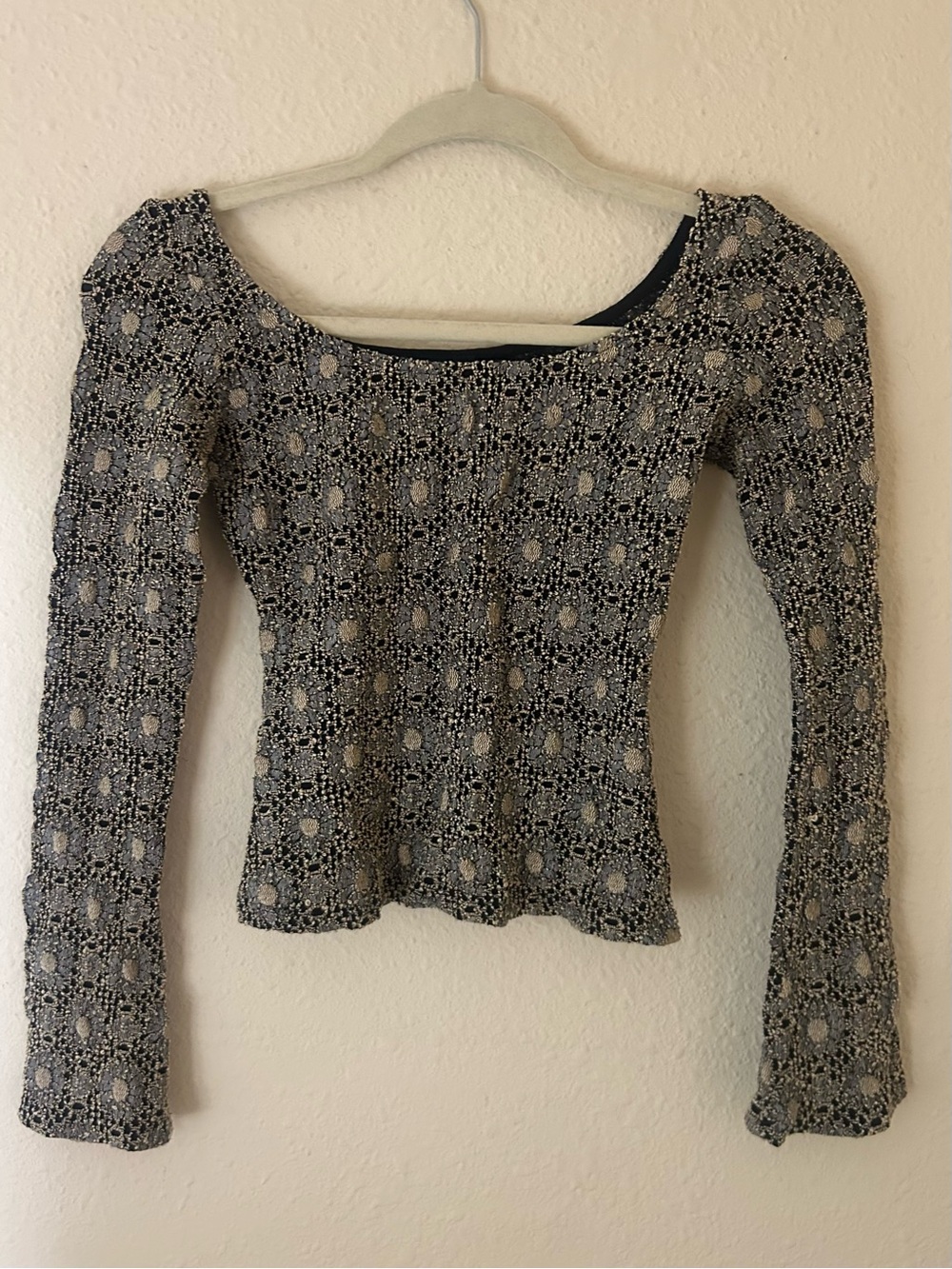 Bisou Bisou Women's Black & Cream Long Sleeve Knit Top